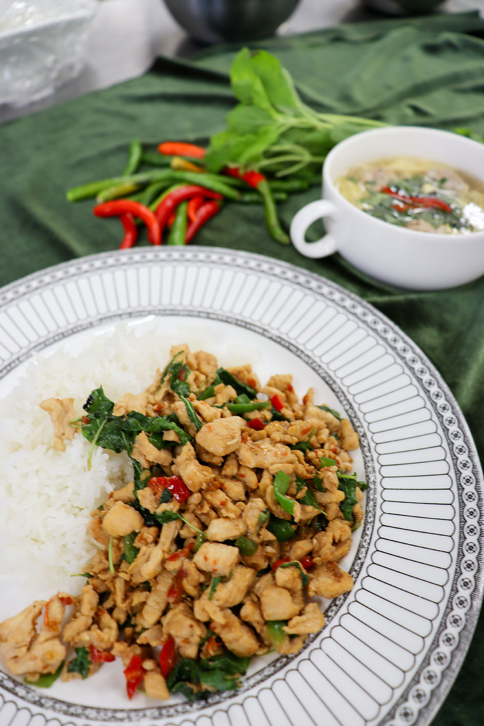 【国際製菓専門学校 高等課程】パティシエ調理師科2年生 タイ研修に出発!