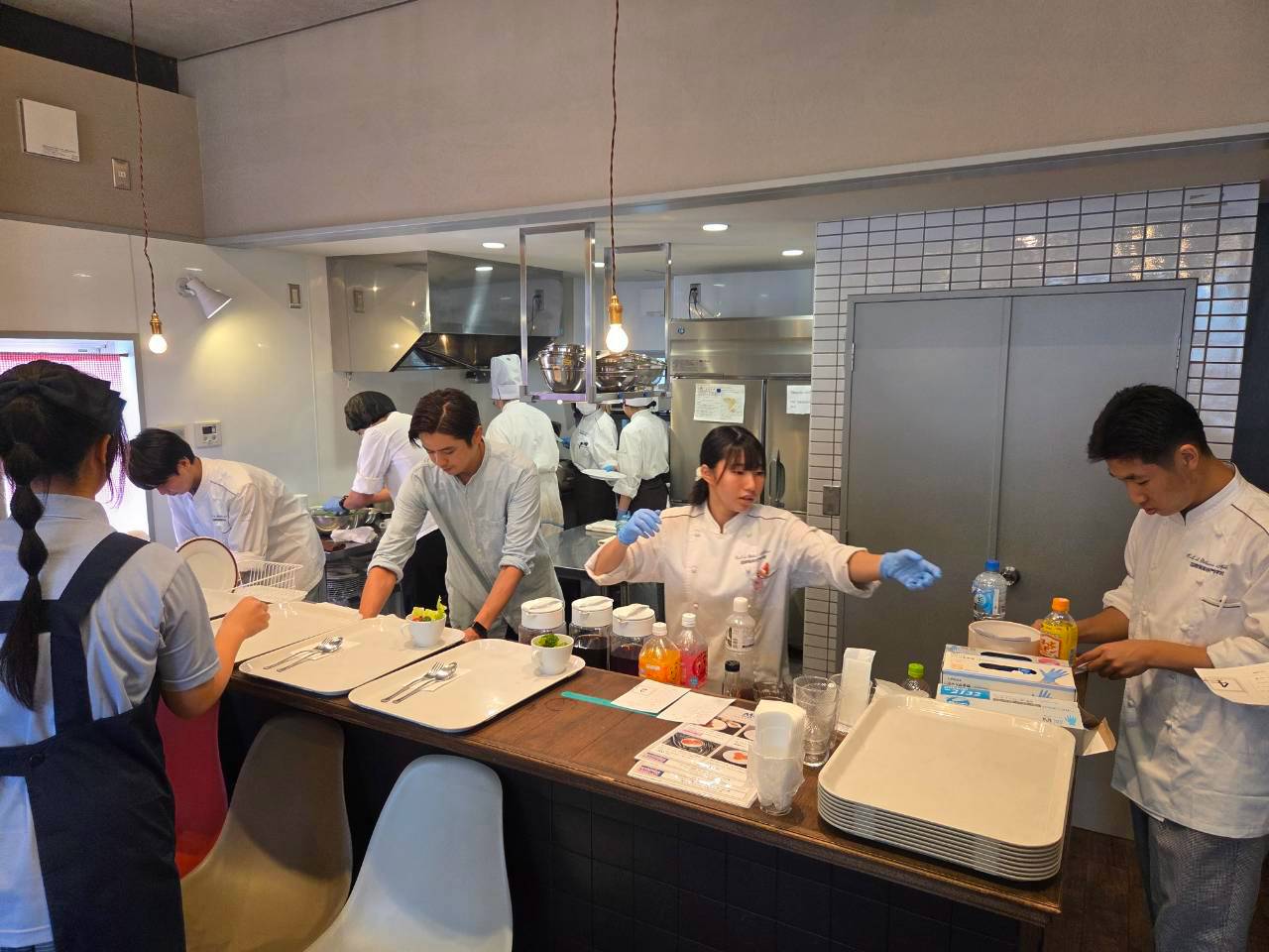【国際製菓専門学校　高等課程】地元4校の高校生有志が地域連携カフェを開催！
